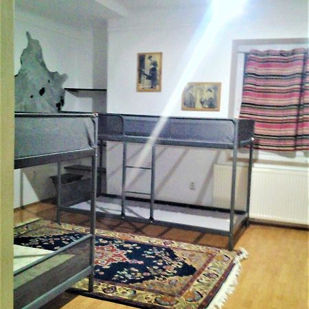 Leyla Hostel Brasov Exterior photo