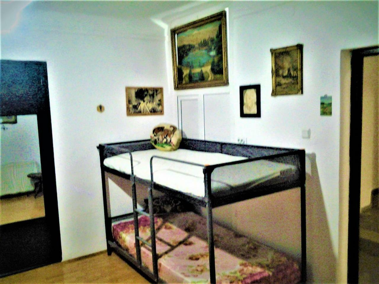 Leyla Hostel Brasov Exterior photo